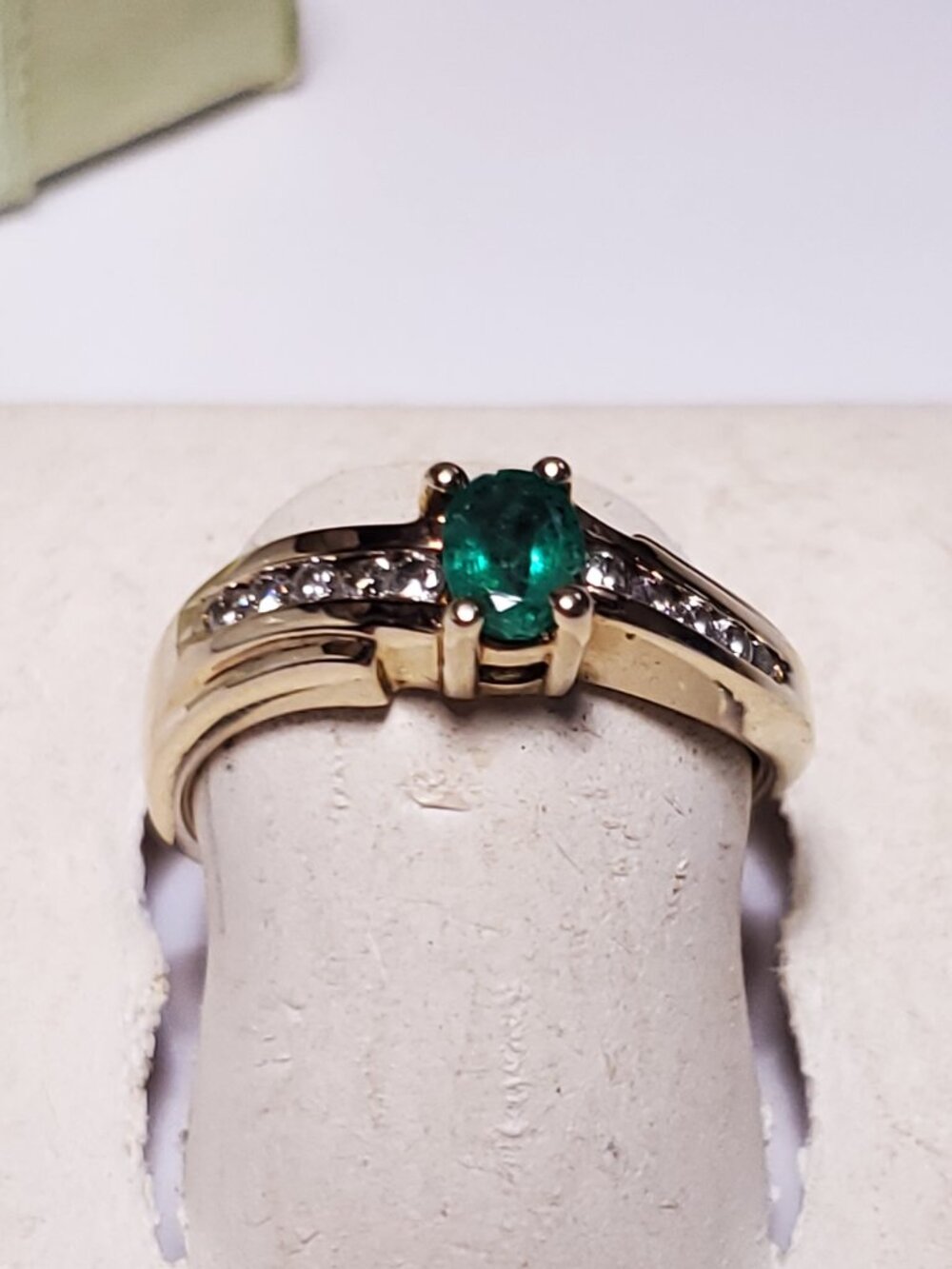 Estate .55cttw Natural Oval Emerald & Diam offset 10Kt Y/Gold channel Ring#24626